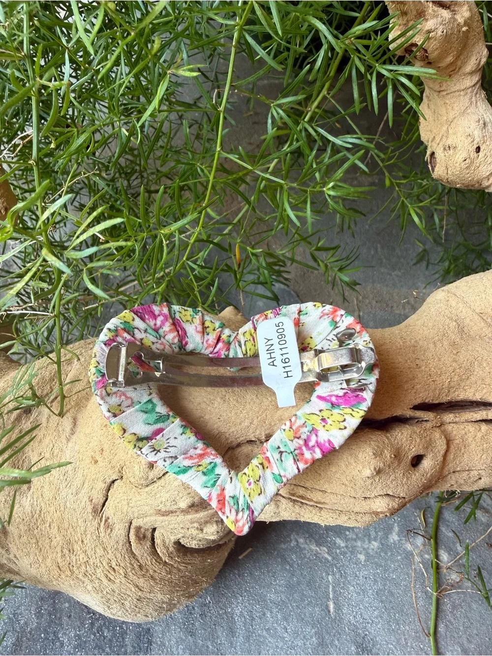 New🌟Anthropologie-Floral Heart Hair Clip - Multicolor Fabric Wrapped Accent